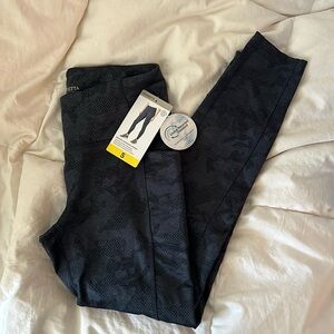 NWT, high waisted brushed jacquard legging, size small